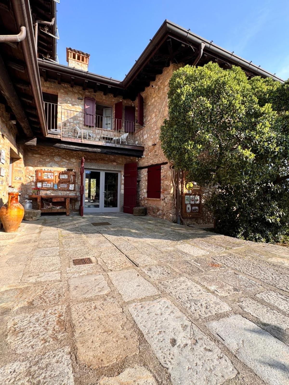 Agriturismo Cascina Carai Marone Exterior photo
